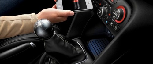 Chrysler va intégrer des chargeurs sans fil dans ses véhicules