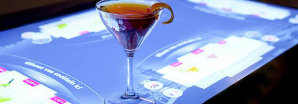Des tables tactiles pour commander un cocktail