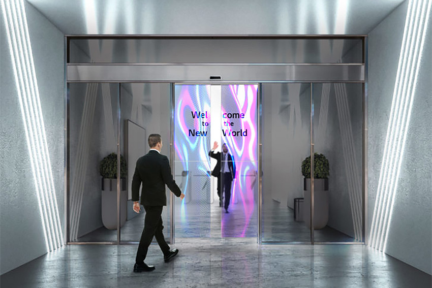 Pensez à l'affichage dynamique sur les portes vitrées automatiques avec LG Business Solutions